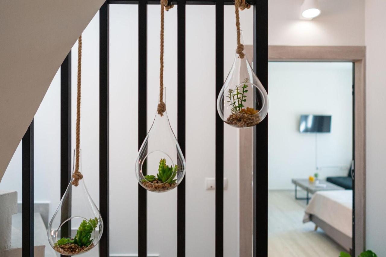 White&Gray Apartment Ретимно Экстерьер фото